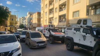 Mardin’de sokak ortasında silahlı ve sopalı kavga