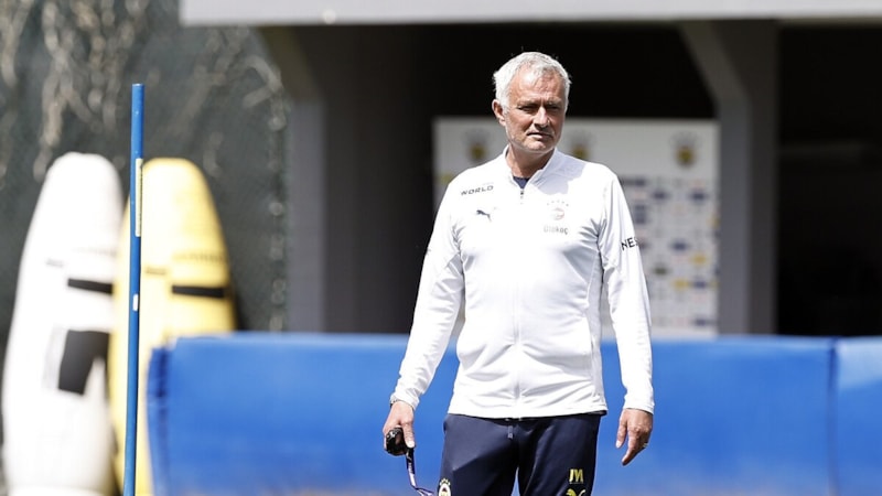 Fenerbahçe'de transfer hareketliliği!