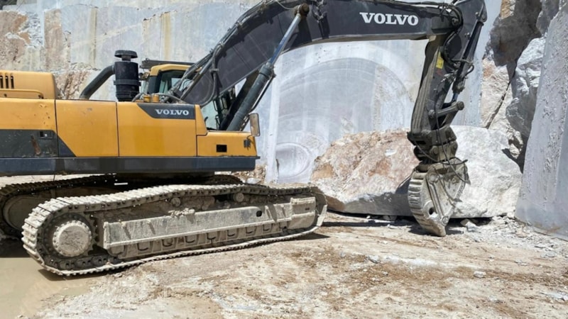 Isparta'da mermer ocağında kafasına taş düşen işçi hayatını kaybetti