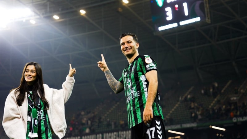 Oğulcan Çağlayan, Kocaelispor’da kaldığını açıkladı