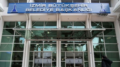İzmir Büyükşehir Belediyesi’nde 228 kişi işten çıkarıldı