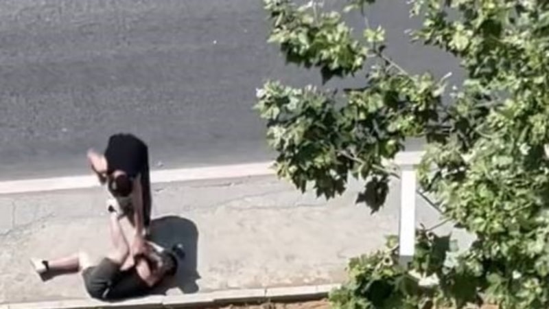 İstanbul'da iki çocuk sokak ortasında darbedildi