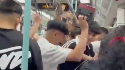 İstanbul'da halka açık alanlarda yüksek sesle müzik açana para cezası geliyor