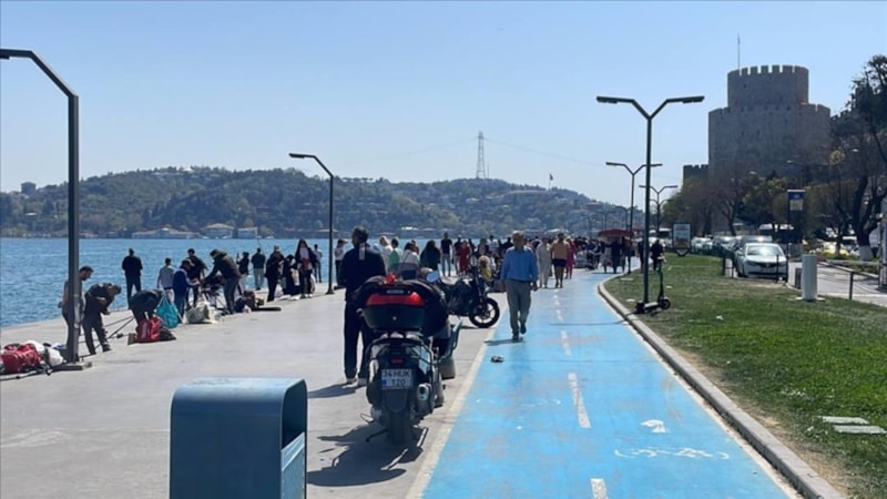 İstanbul'da açık alanda yüksek sesli müziğe para cezası