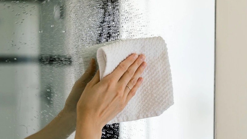 Leke derdi tarih oluyor! Uzmanlar aynaları ışıl ışıl yapmanın sırrı verdi