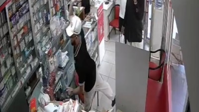 İzmir'de eczacıya yumurtalı saldırı