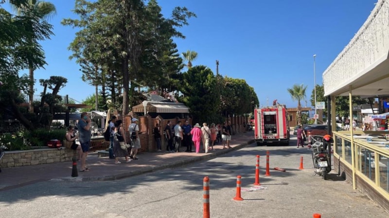 Antalya'da otelin kazan dairesinde yangın: Müşteriler tahliye edildi