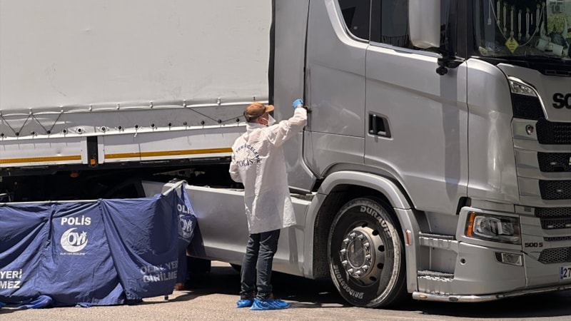 Gaziantep'te tır motosiklete çarptı: 2 ölü