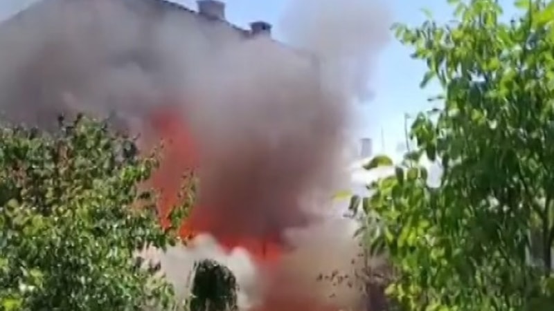 Sivas'ta müstakil ev alev alev yandı