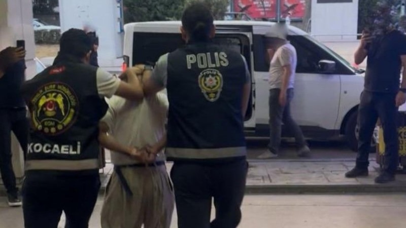 Kocaeli'de Atatürk büstüne zarar verdiği iddia edilen şüpheli yakalandı