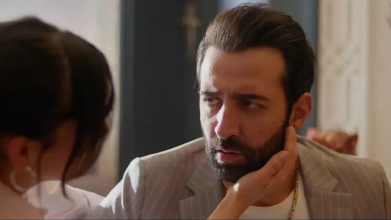 Uzak Şehir'in yıldızı Ferit Kaya, eşi Yasemin Ceren ile 99. Gazi Koşusu'na katıldı