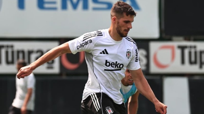 Beşiktaş'ta David Jurasek ilk antrenmanına çıktı