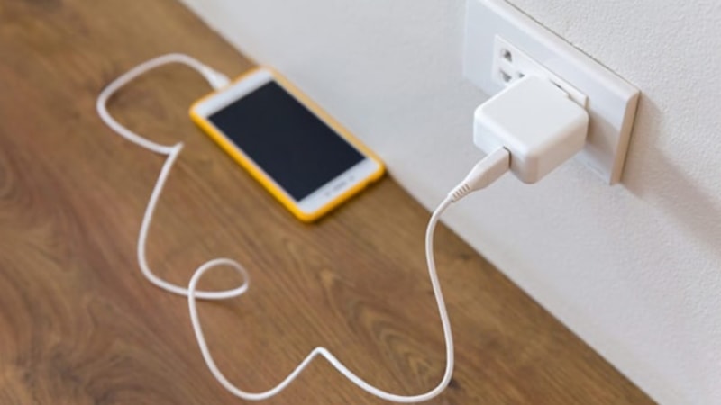 Şarj kablosunu takarken dikkat! Bu hata telefonunuzun sonunu getiriyor