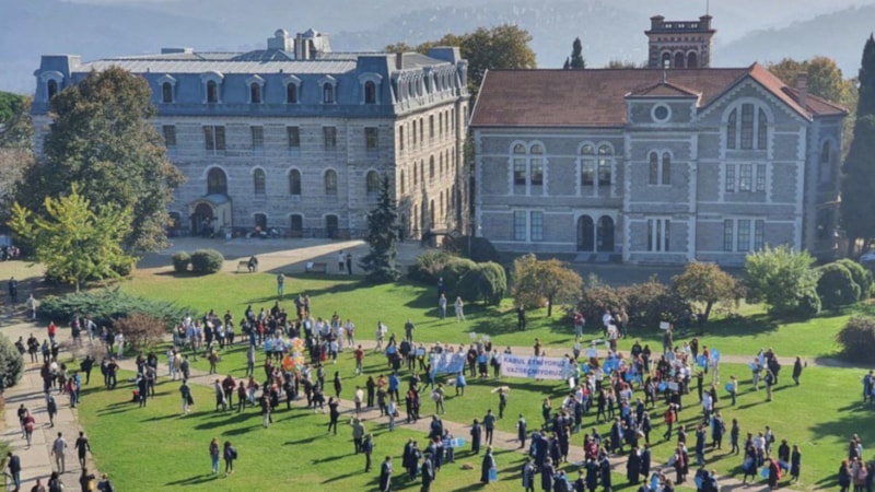 Boğaziçi Üniversitesi'nde iki fakülte kapatıldı