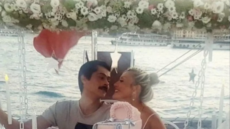 Eski eşiyle aşka geldi! İsmail Hacıoğlu ve Duygu Kumarki'den yeni fotoğraf