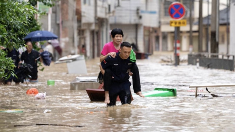 Çin'in Xianfeng kentini sel vurdu: 18 bin kişi tahliye edildi