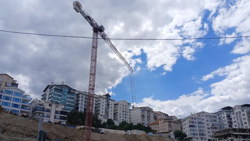 Ankara'da yük zincirinden kopan çengel, inşaat işçisinin üzerine düştü