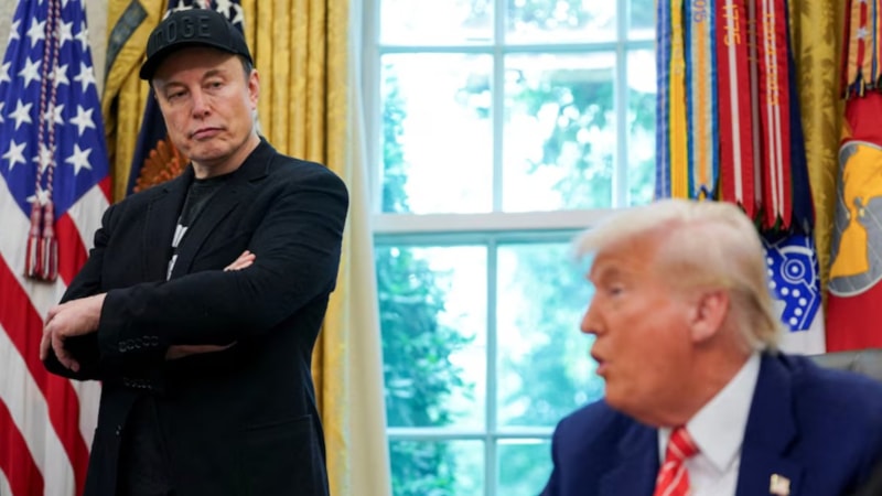 Donald Trump, Musk’ı sınır dışı etmekten söz etti! Tesla hisseleri geriledi