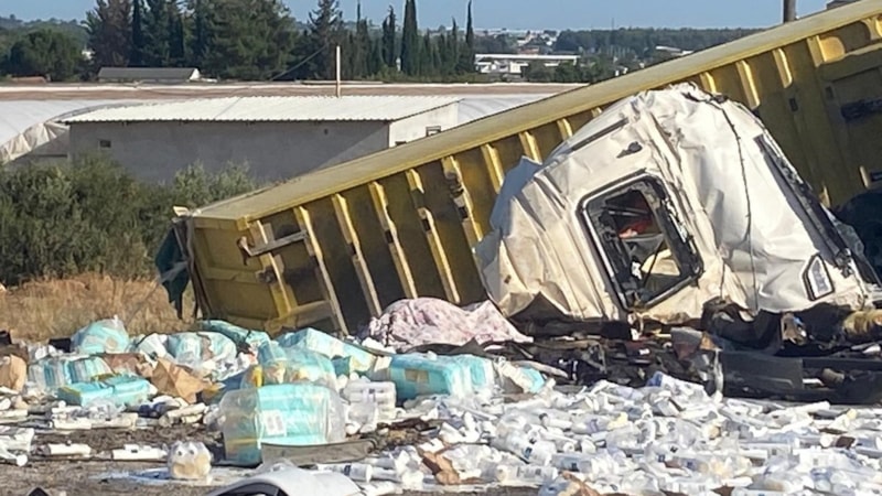 Antalya'da iki tırın çarpıştığı kazada 1 can kaybı