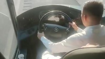 Kütahya'da şoförü rahatsızlanan otobüs, muavinin müdahalesi ile kazadan kurtuldu