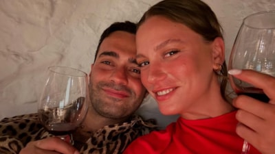 Serenay Sarıkaya tatilde! 33 yaşına özel bikinili pozlar verdi