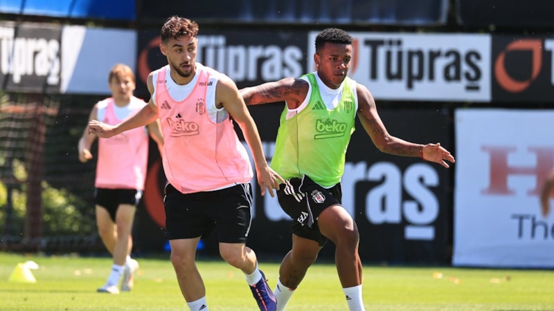 Beşiktaş günün ilk idmanını yaptı