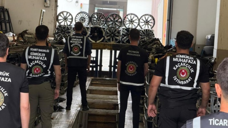 Artvin'de 32 milyon lira değerinde kaçak oto yedek parçası ele geçirildi