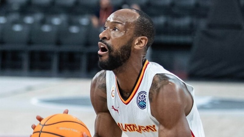 Galatasaray, Will Cummings'in sözleşmesini uzattı