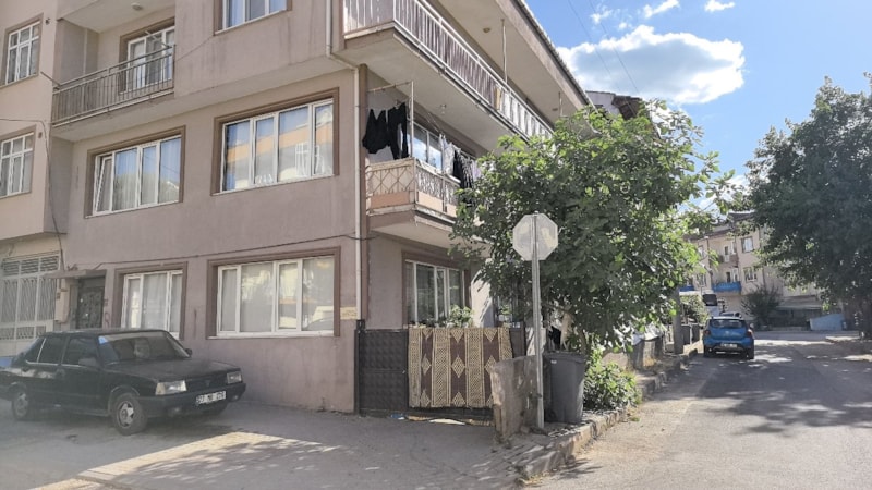 Bursa'da balkondan düşen çocuk ağır yaralandı