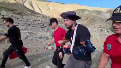 Erzincan'da paraşütçü, Keşiş Dağları'na zorlu iniş yaptı