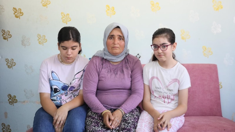 Antalya'da otizmli Muhammet'in ailesi zor günler yaşıyor