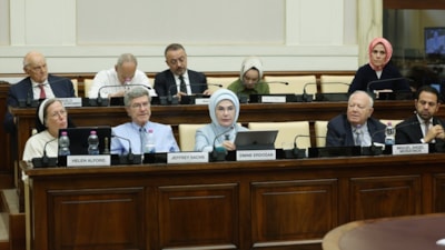 Emine Erdoğan, Vatikan'dan mesaj verdi: Dünya 5'ten büyüktür