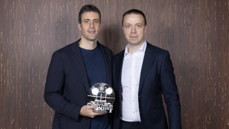 Fenerbahçe Genel Menajeri Derya Yannier onurlandırıldı