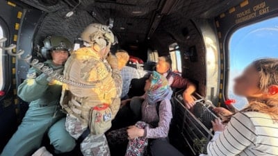 İzmir'deki yangında mahsur kalan köylülerin imdadına Mehmetçik yetişti