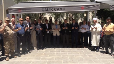 Kilis'te restorasyonu tamamlanan Çalık Camii ibadete açıldı