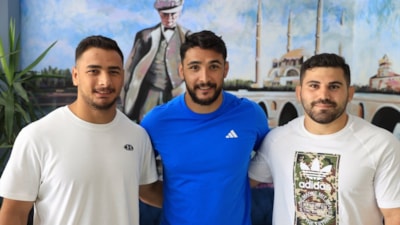 Kırkpınar'da aile boyu kol bağlıyorlar