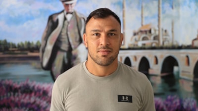 Osman Aynur, dualı çayırı bırakmak istemiyor