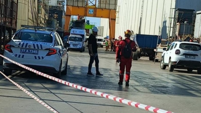 Yalova'da tersanede üzerine vinç düşen işçi öldü