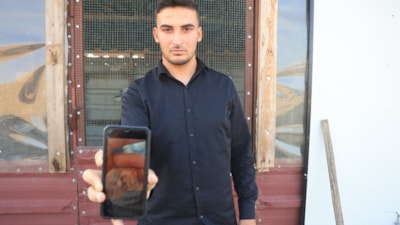 Hatay'da 4 ayaklı olarak yumurtadan çıkan güvercin yavrusu 2 gün yaşayabildi