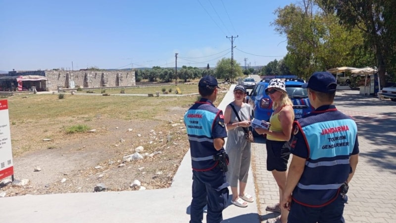 Aydın'da jandarma, vatandaşları bilgilendirdi