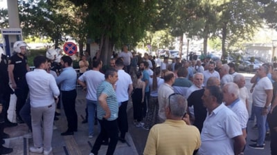 Manavgat'taki rüşvet açığa çıktı: Destek için belediye önüne akın ettiler