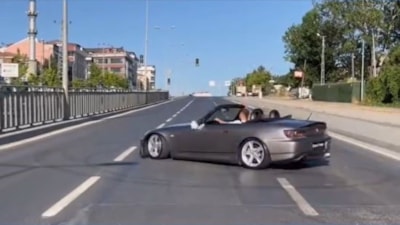 İstanbul'da trafik magandaları kırmızı ışıkta drift attı