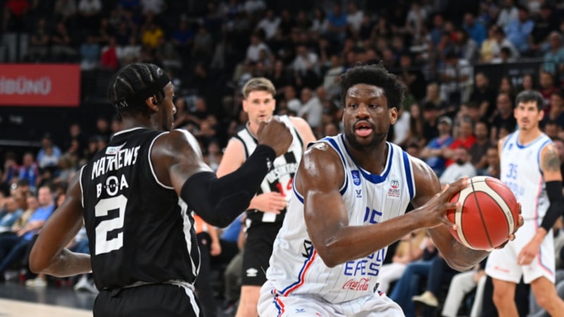 Anadolu Efes'te, Daniel Oturu da gitti