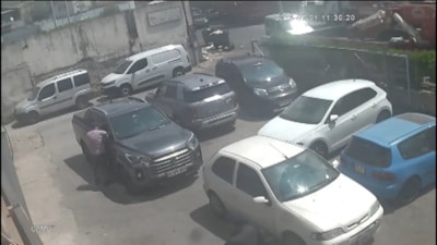 İstanbul'da otomobilin camını kırıp, içindeki 1,5 milyonu çaldılar