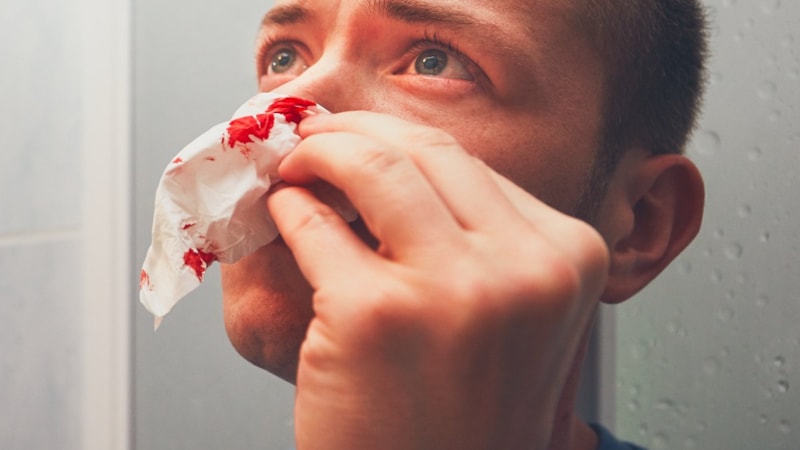 Yanlış burun sümkürme yöntemleri vücutta hasar bırakıyor