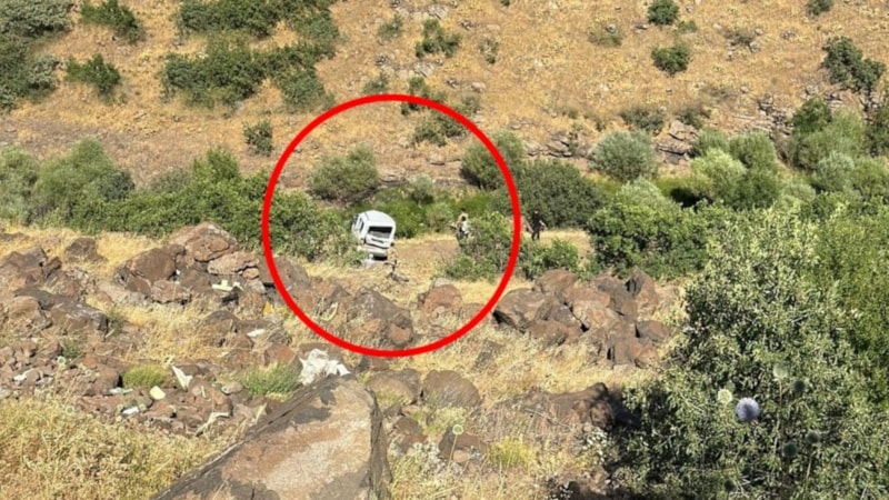 Elazığ'da şarampole uçan aracın sürücüsü can verdi