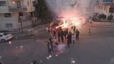 Ankara'da damat konvoyunun üzerine havai fişekler düştü