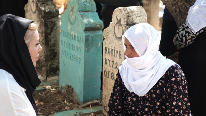 Mardin'de terör örgütü PKK'nın katlettiği 9 kişi dualarla anıldı