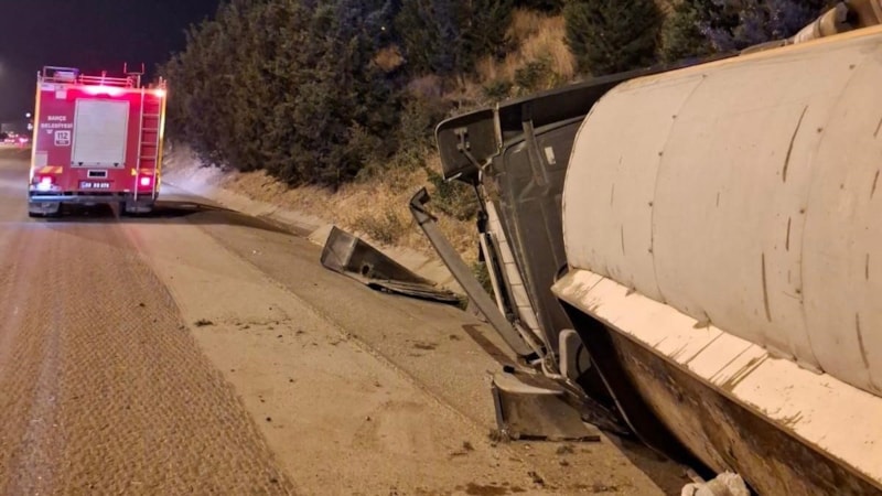 Osmaniye’de kontrolden çıkan tır devrildi: 1 yaralı