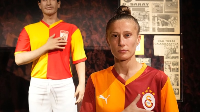 Galatasaray'da Ebru Topçu'nun sözleşmesi uzatıldı